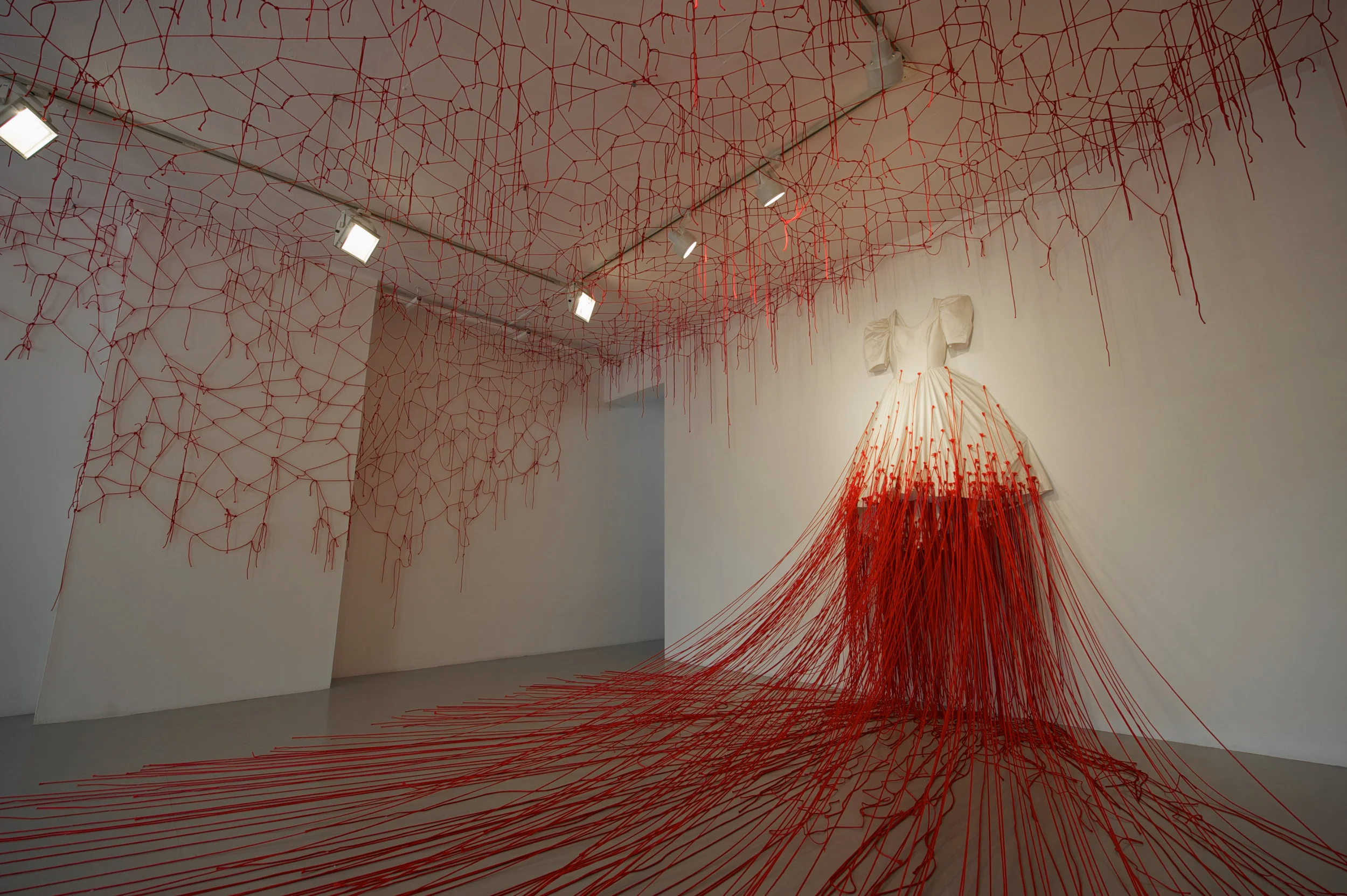 CHIHARU SHIOTA–塩田千春